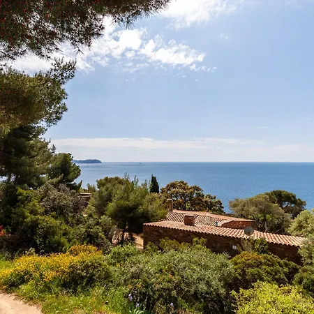Holiday home Catherine Vue Et Terrasse *
